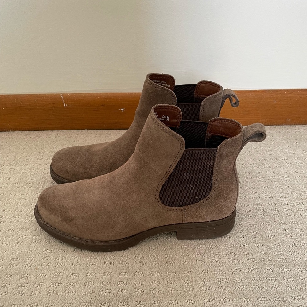 BORN Woman’s Cove Taupe Suede Boots Size 8.5